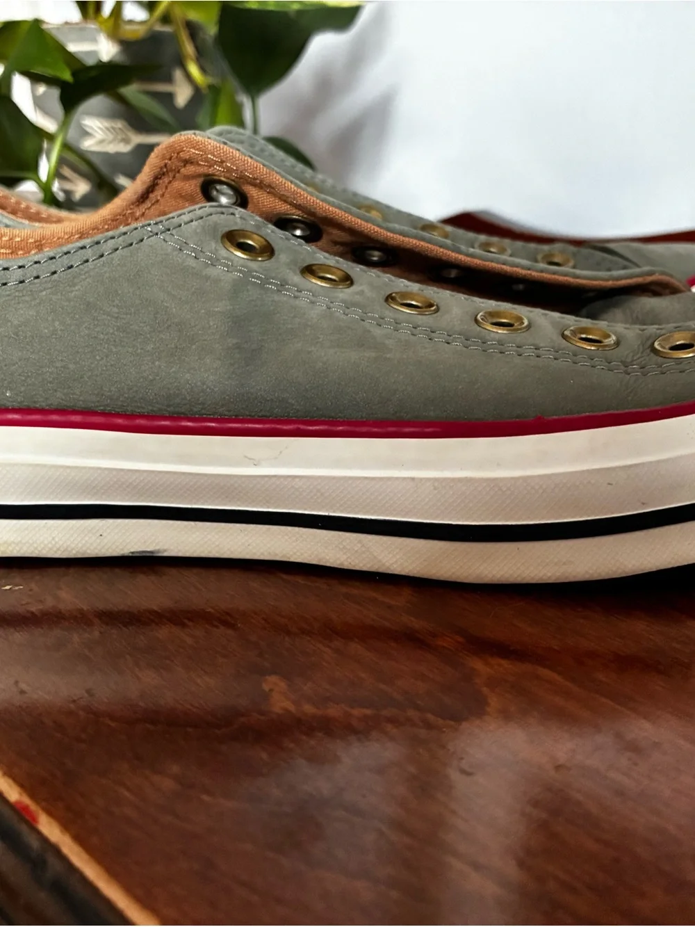 Women’s Converse One Star Athletic Shoes Olive Green Leather size 7